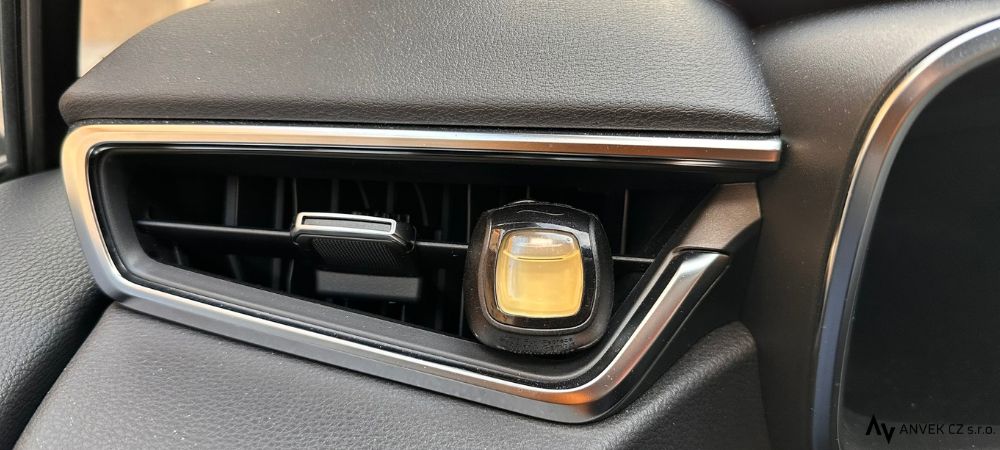 vůně do auta ambi pur car wood