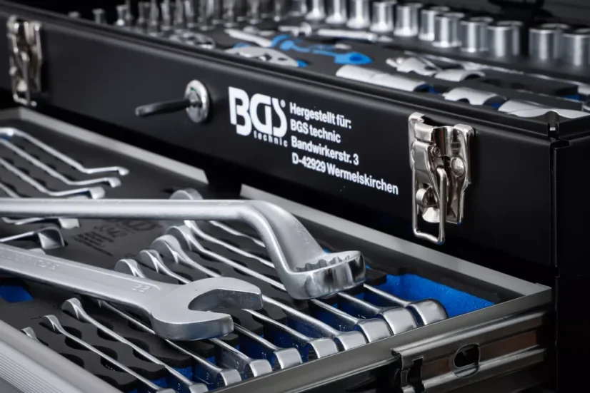 Sada nářadí v kovovém kufru BGS, 3 zásuvky, 143 ks nářadí - B3318