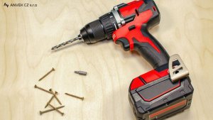 Jak vybrat vrtačku: nástroj, který zvládne víc než jen díru do zdi