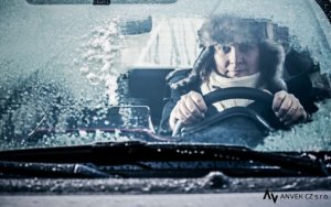 Je potřeba v zimě zahřívat auto?