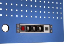 Děrovaná závěsná deska s el. zásuvkou 614,5x1052x24 mm PROFI BLUE - MWGB1324K